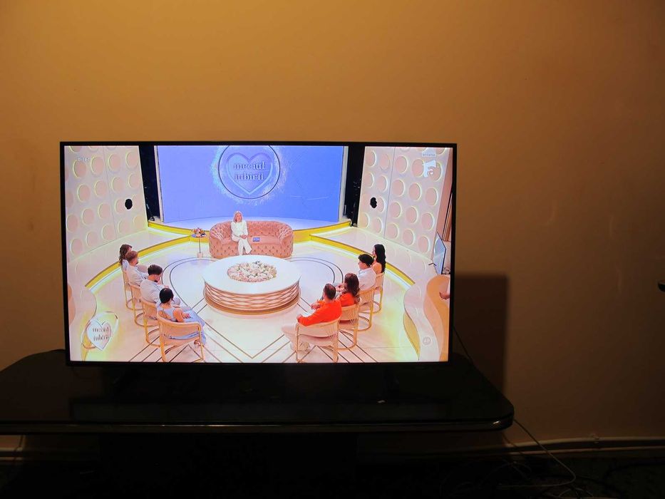 Televizor Qled smart Ultra 4k Samsung 109cm model GQ43Q73AAU