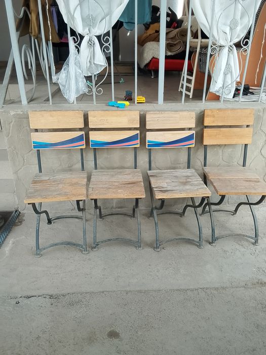 Садовые стулья 4 штуки