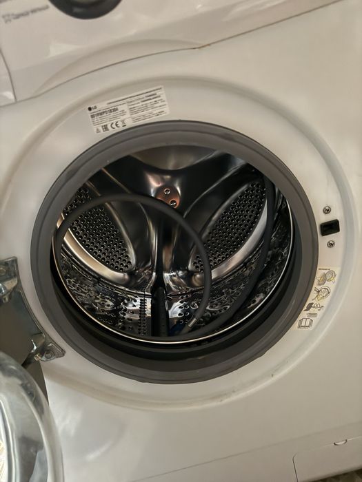 Продам стиралоную машину LG