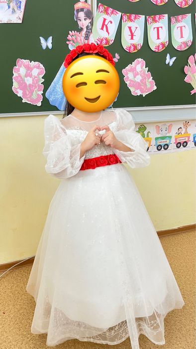 Продам белое платье для девочки