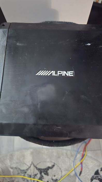 Vand subwoofer auto alpine 12S4