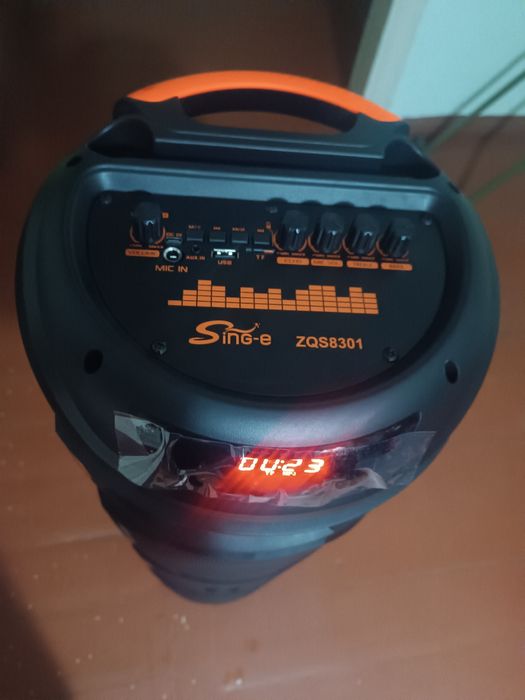 Продам новую мощьную блютуз колонку