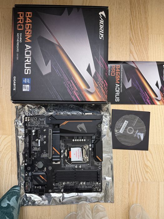 Корпус mid tower, материнская плата b460m aorus pro.