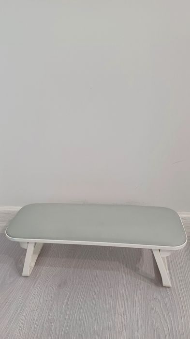 Маникюрный столик