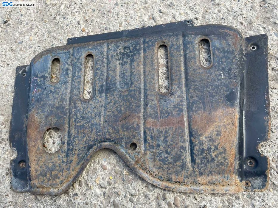 Scut Motor Metalic Dacia Logan 1 2004 - 2012 [2716x]