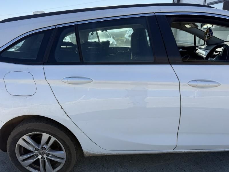 Portiera usa dreapta spate Opel Astra K Break culoare alb - gaz (40r)
