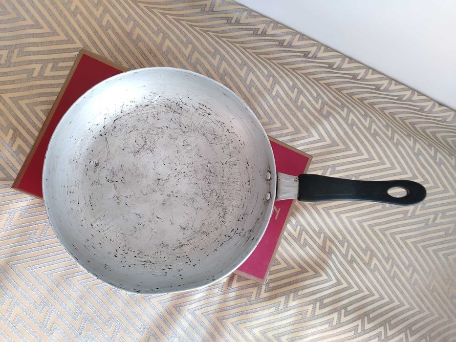 Б/У сковородка сковорода / Корея /