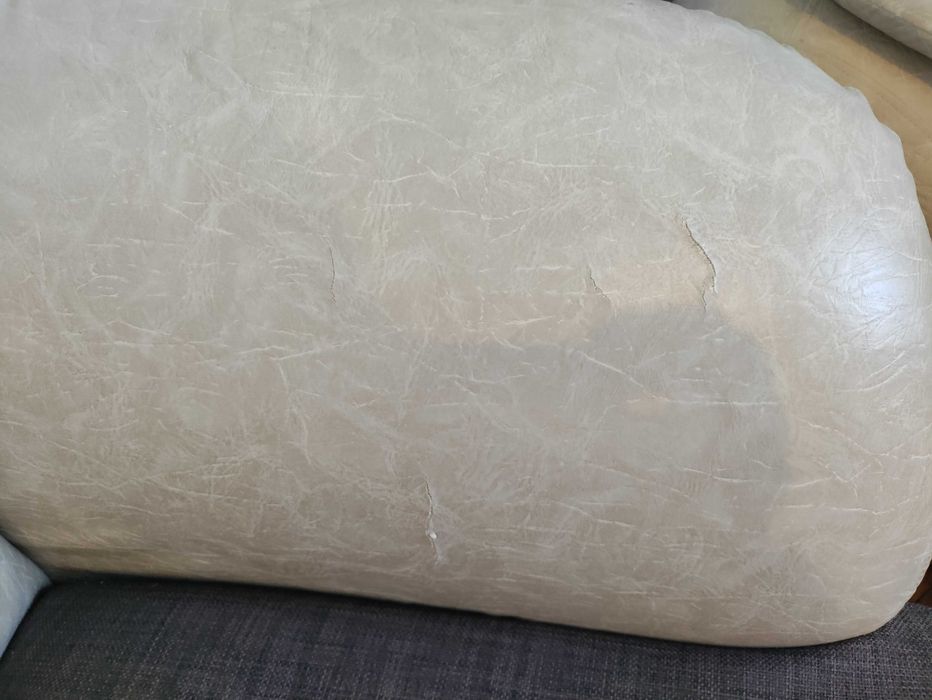 Запазен комплект дивани - двойка и тройка с функция сън