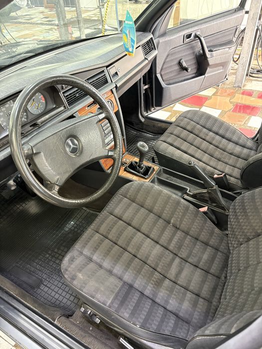 Мерседес 190 …..