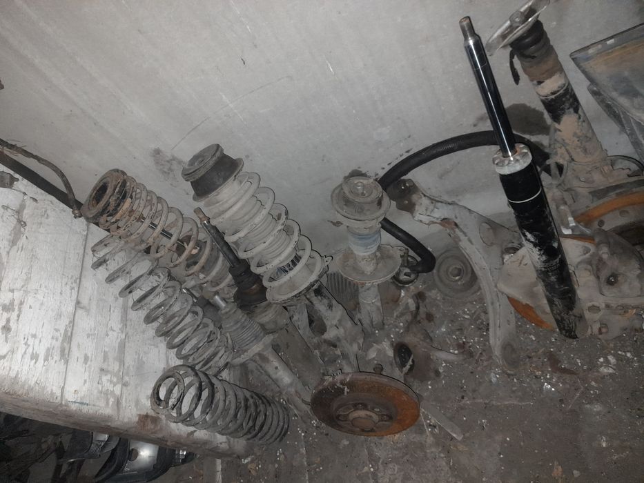 Стойки в сборе Пасат Б-3