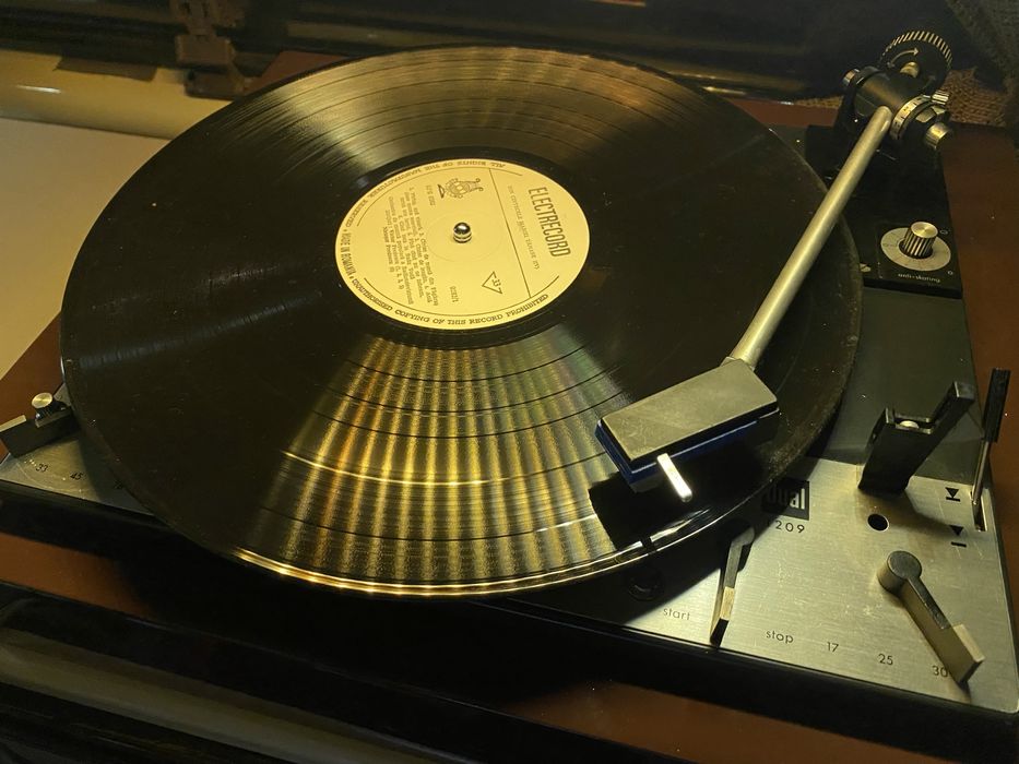 Pikup Dual 1209 retro