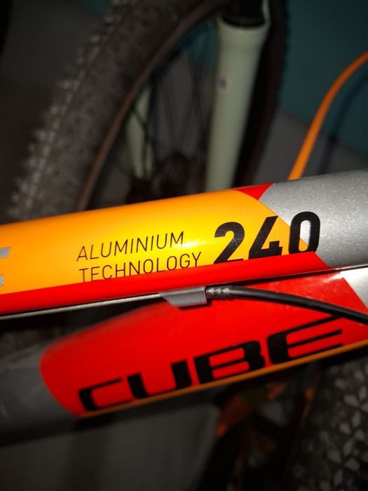 Продавам детски велосипед cube