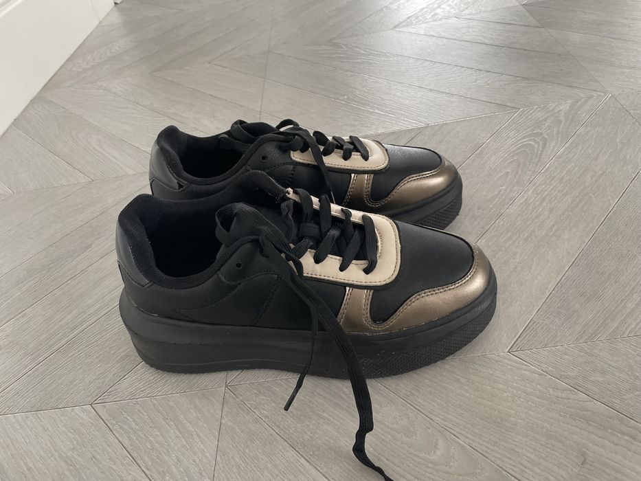 Обувь 4 пары, в отличном состоянии!