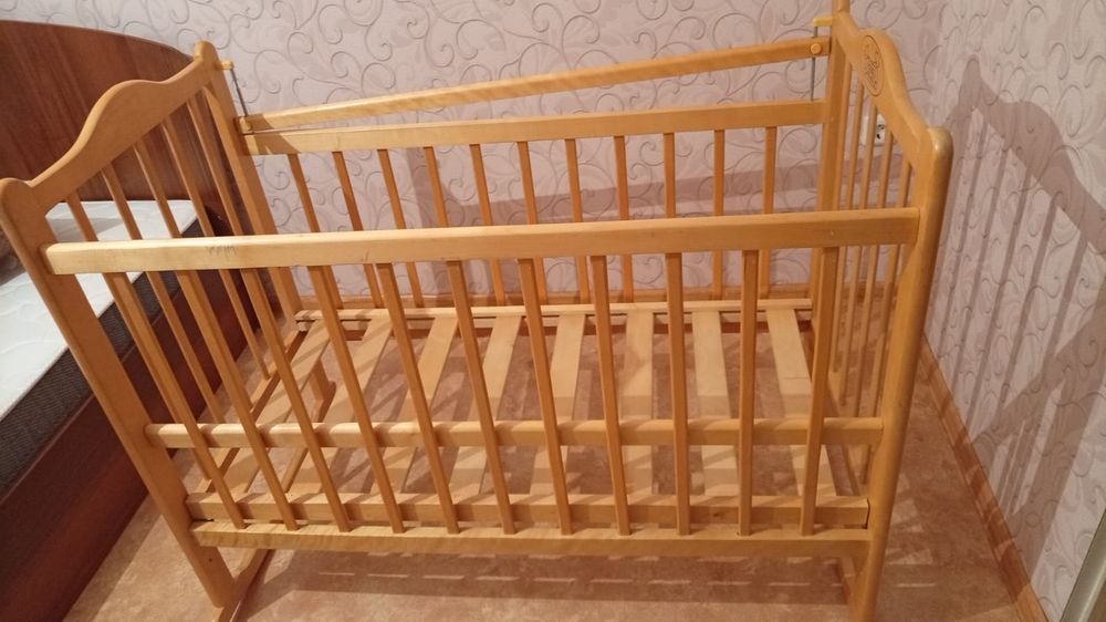 Продам детскую кроватку