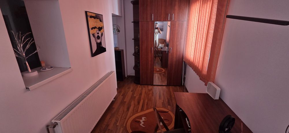 Închiriez garsoniera