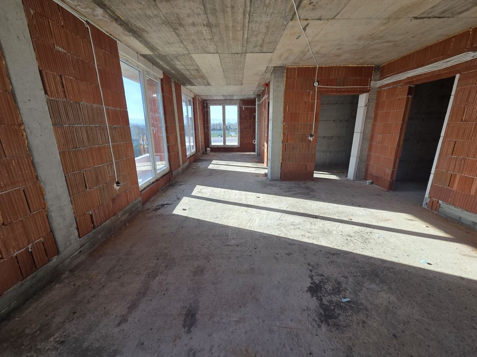 Продава се Тристаен апартамент в Свиленград - 195 кв.м за 497 €/кв.м - Снимка #9