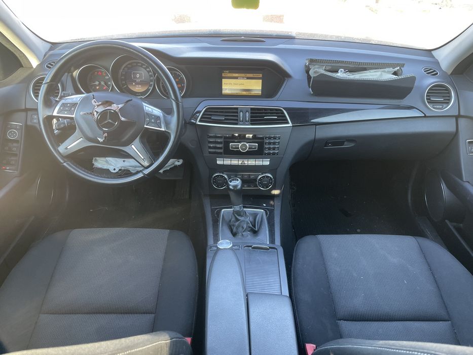 На части W204 Mecedes c 220 Facelift