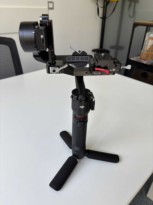 Stabilizator Gimbal DJI RS 3 Mini – Stare perfectă