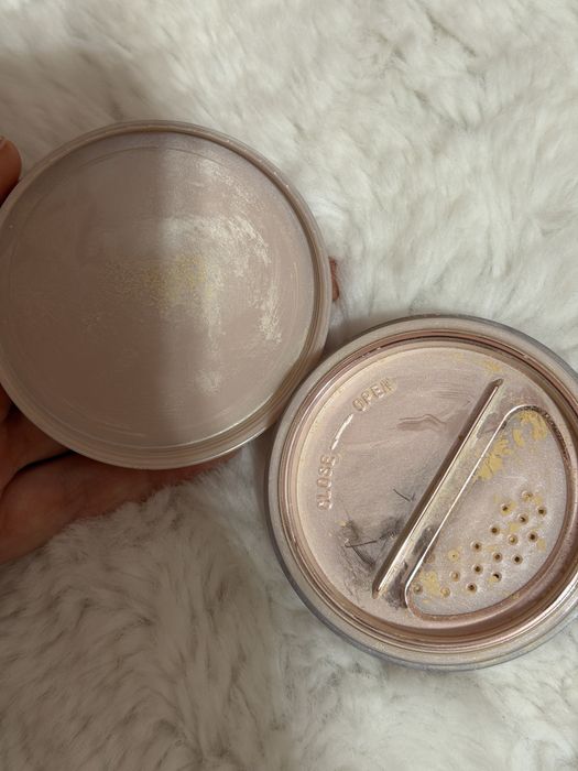 Huda beauty фондьотен и праймър