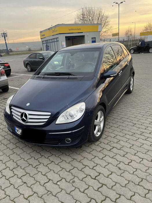 Mercedes-Benz B 200