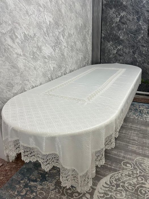 Стол Для гостей.