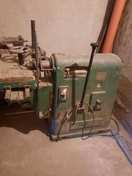 Utilaj pentru prelucrarea lemnului- masina combinată de tâmplărie