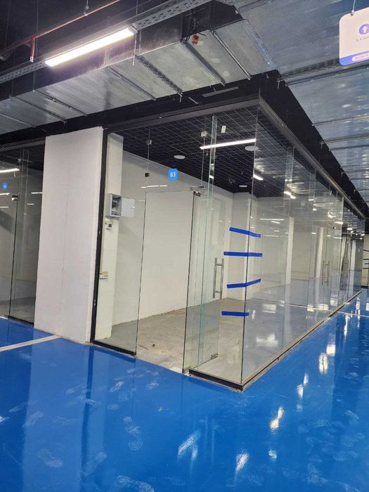 Магазин в Scopus Mall 20 квадратов проходной 2 двери НЕДОРОГО!!