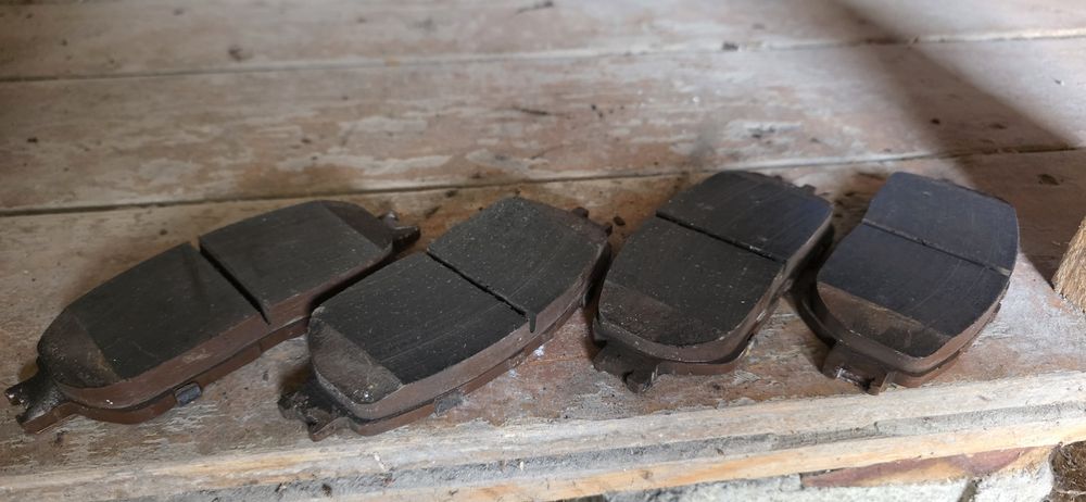 Тормозной диск камри 30 со супортом.