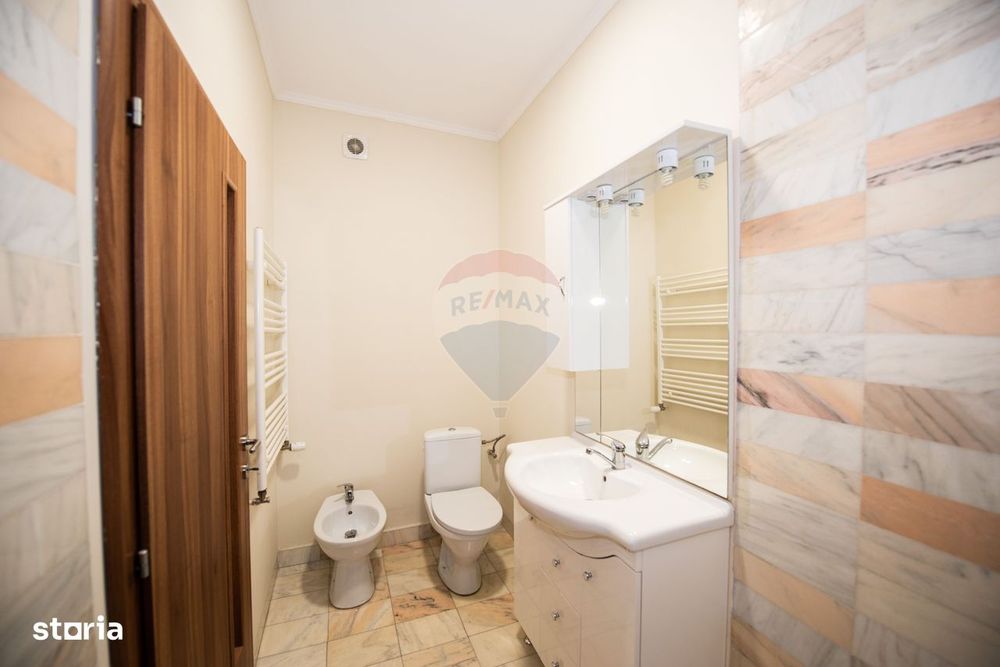 Apartament 3 camere, 97 mp, nemobilat, metrou Eroii Revolutiei