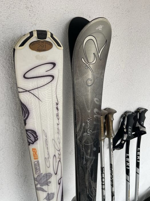 Ски, ски обувки у щеки