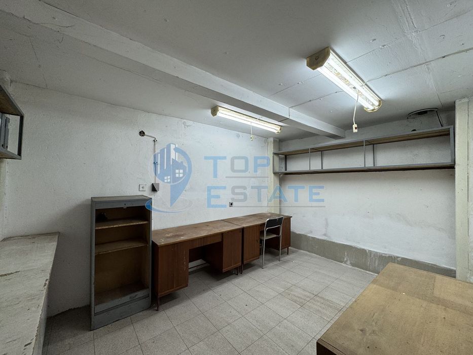 Продава се Промишлена сграда в Павликени - 327 кв.м за 81 €/кв.м - Снимка #6