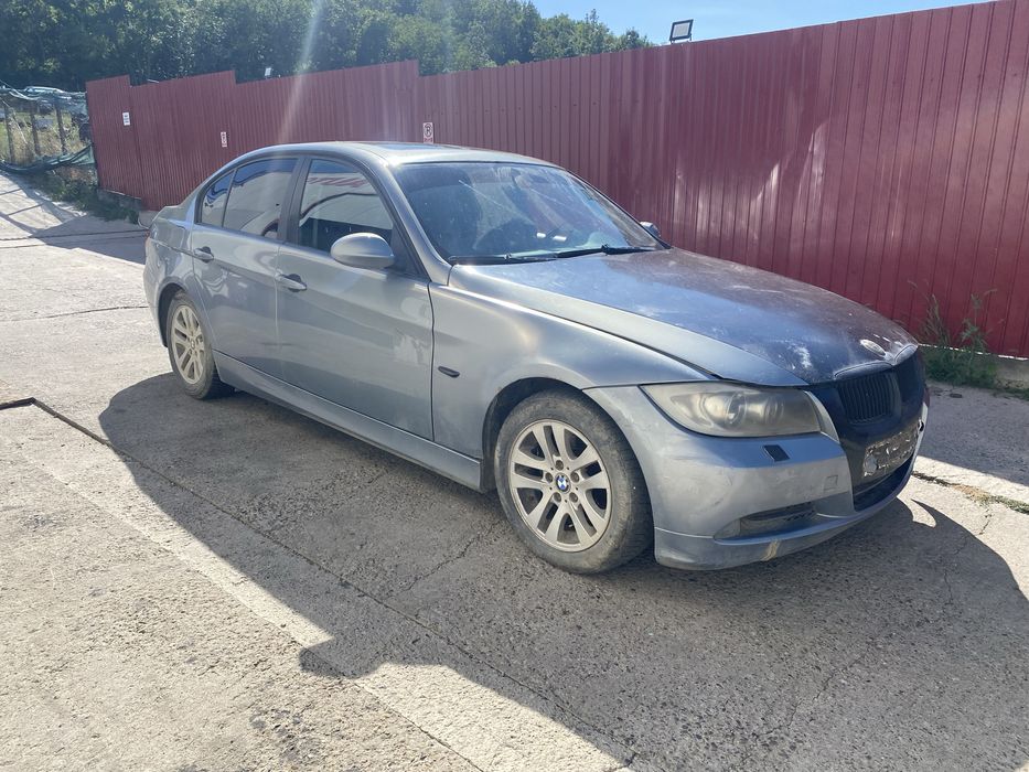 Dezmembez BMW E90 2.0 benzina N46B20B
