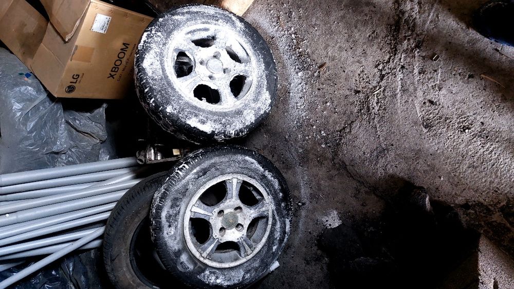 Литые диски 13 радиус с резиной. 2 диска