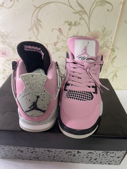 Pantofi sport de culoare roz, model Air Jordan 4 Retro Orchid mărimea 37,5