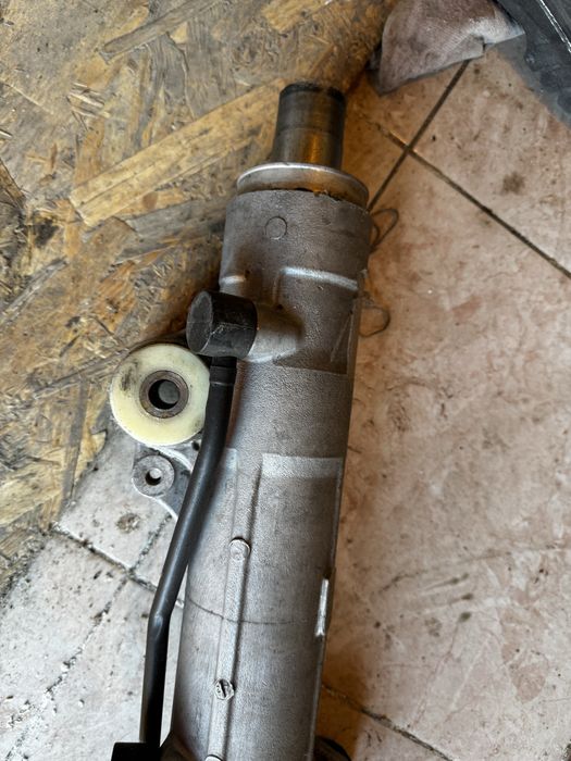 Поодам рулевую рейку Lexus LX570