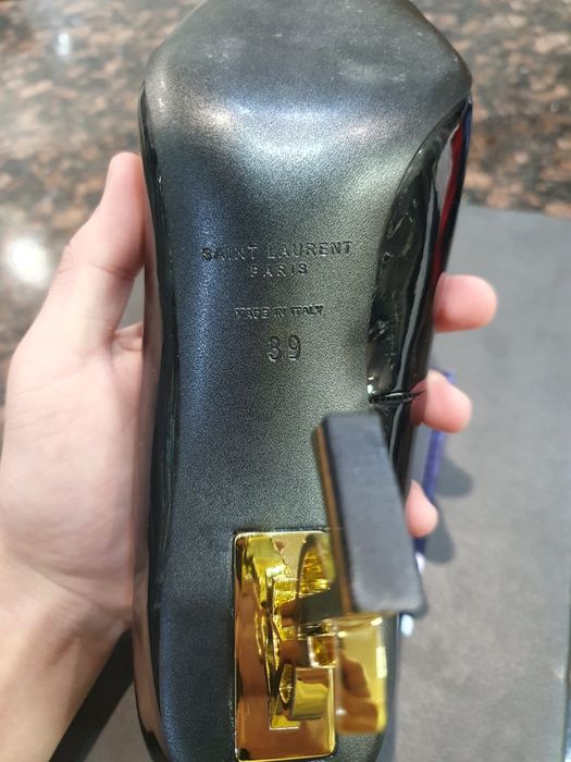 Каблуки Yves Saint Laurent