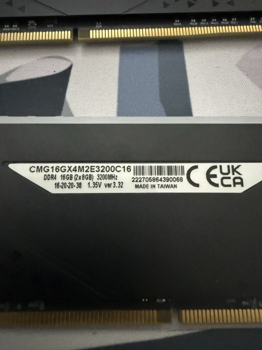 Rami DDR4 Corsair Vengeance RGB 16GB 3200