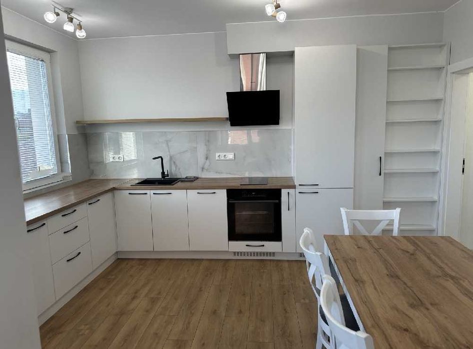 Тристаен имот в кв.Сухата река