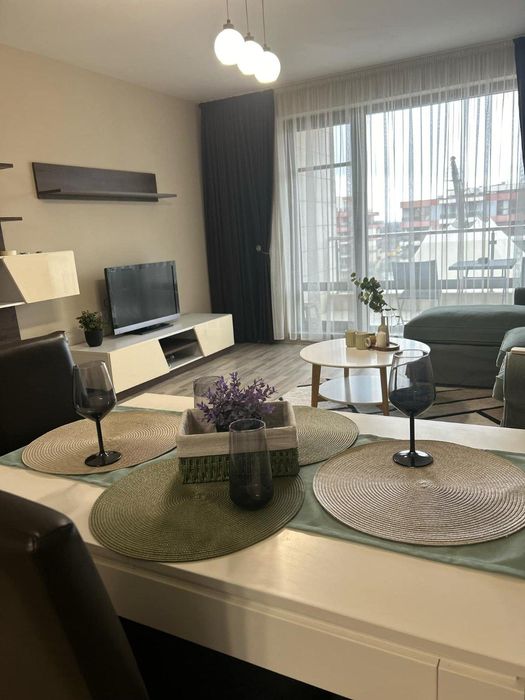 Дава се под наем Тристаен апартамент в Пловдив, Кършияка - 130 кв.м за 650 € - Снимка #1