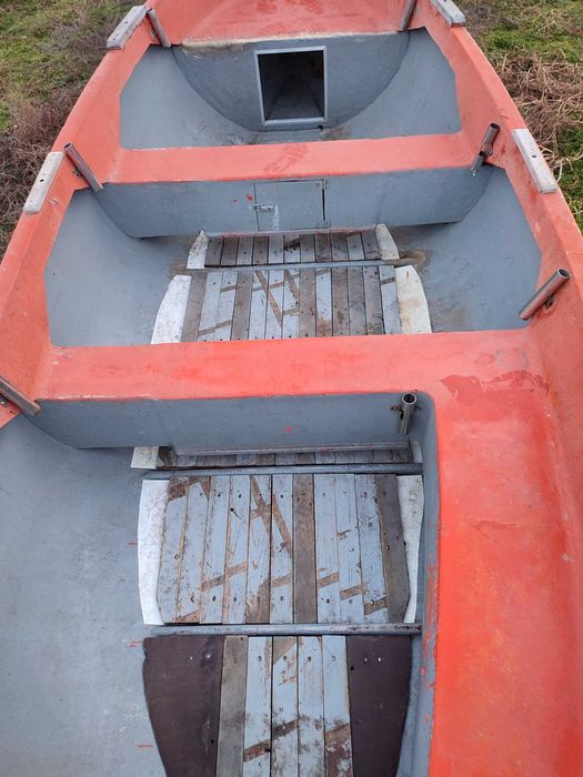 Barca inalta - pentru mare sau dunare