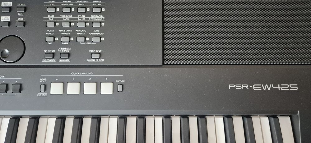 Yamaha psr ew 425