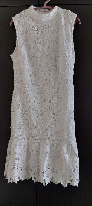 Къса бяла  рокля