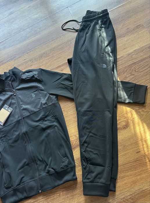Мъжки,полиамиден,черен екип The North Face с лека,топла подплата