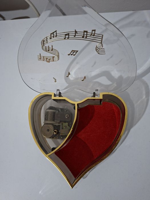 Cutie de bijuteri muzicala