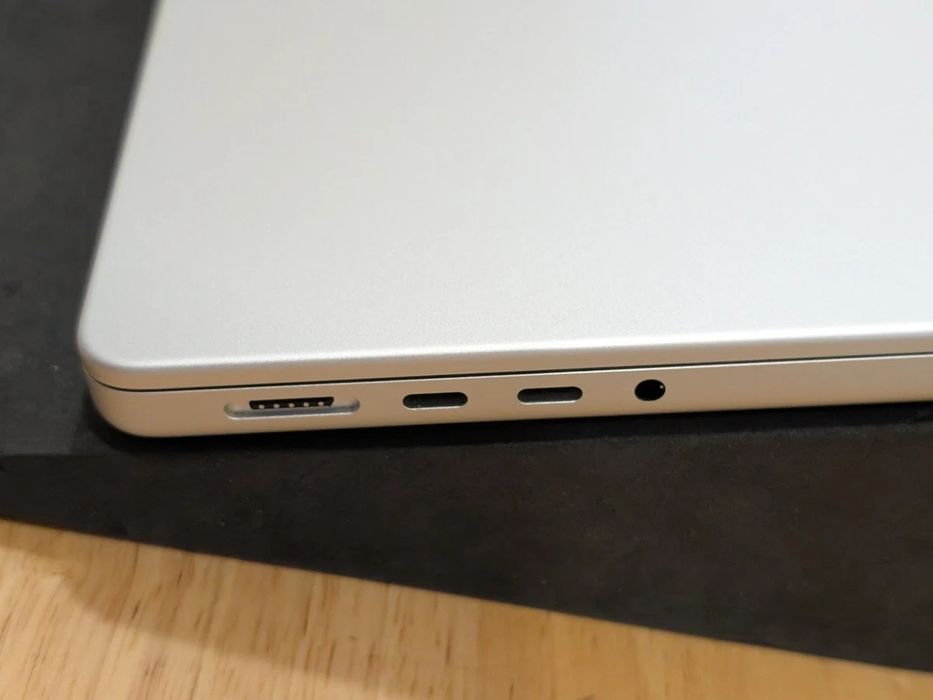 Продается MacBook Pro 14inch M3 18/512GB Silver