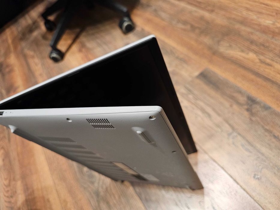 Лаптоп ASUS Vivobook 15.6" i7 1255u 16GB RAM Windows 11