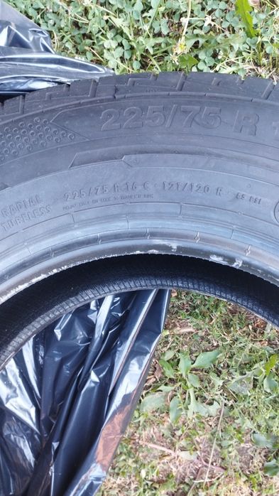 Continental VanContact 225/75/16