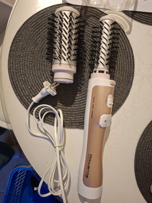 Perie rotativa Rowenta, 1000 W, 2 perii ionizate cu invelis ceramic, 2 Viteze, Alb/Roz