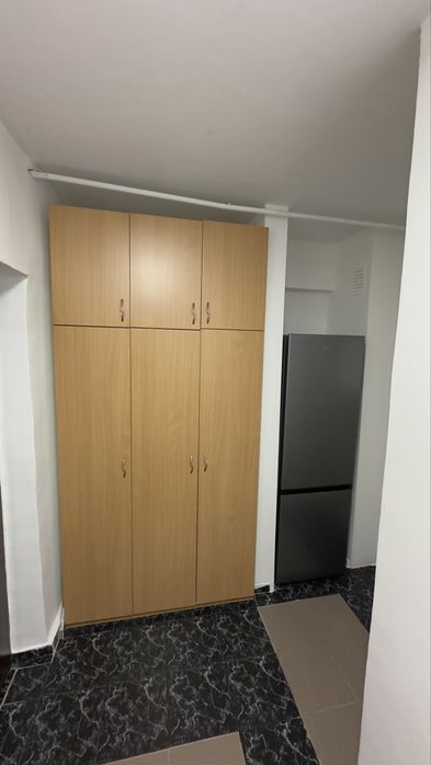 Inchiriez apartament cu 1 camera, zona garii, langa fosta Billa