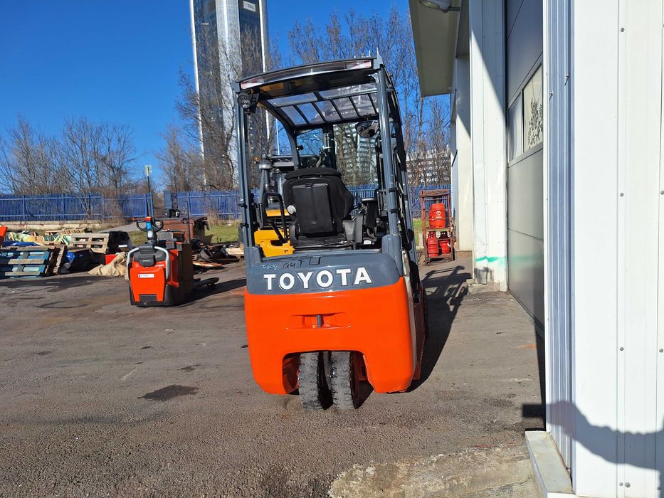 Електрокар Toyota 8FBE16T Дуплекс мачта със свободен ход - 3 300 мм